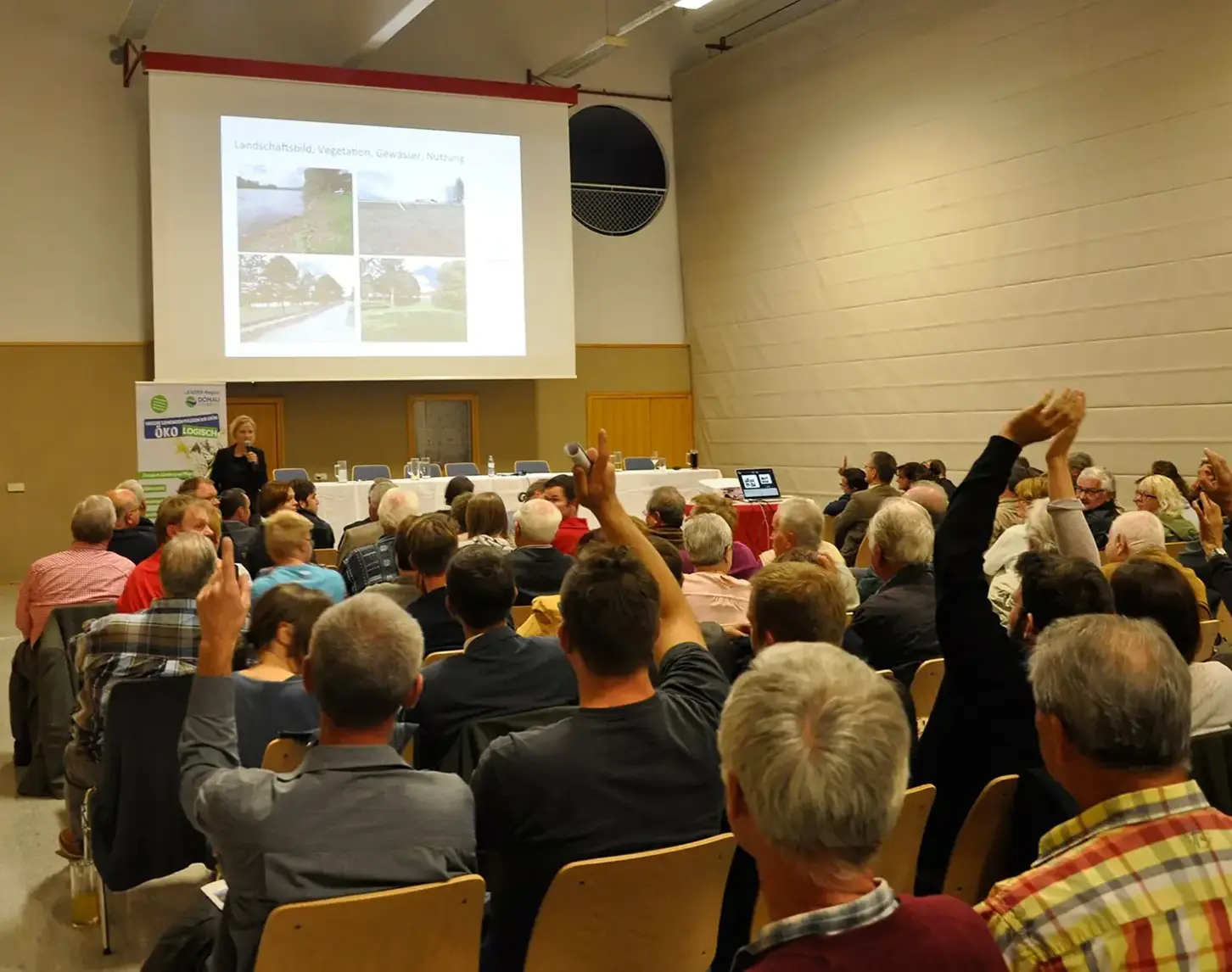VERBUND officially presented the fish migration aid and oxbow lake project for the first time at a public event in the municipality of Kirchberg am Wagram.